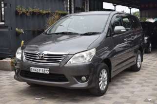 Toyota Innova 2.5 VX 7 STR BS IV